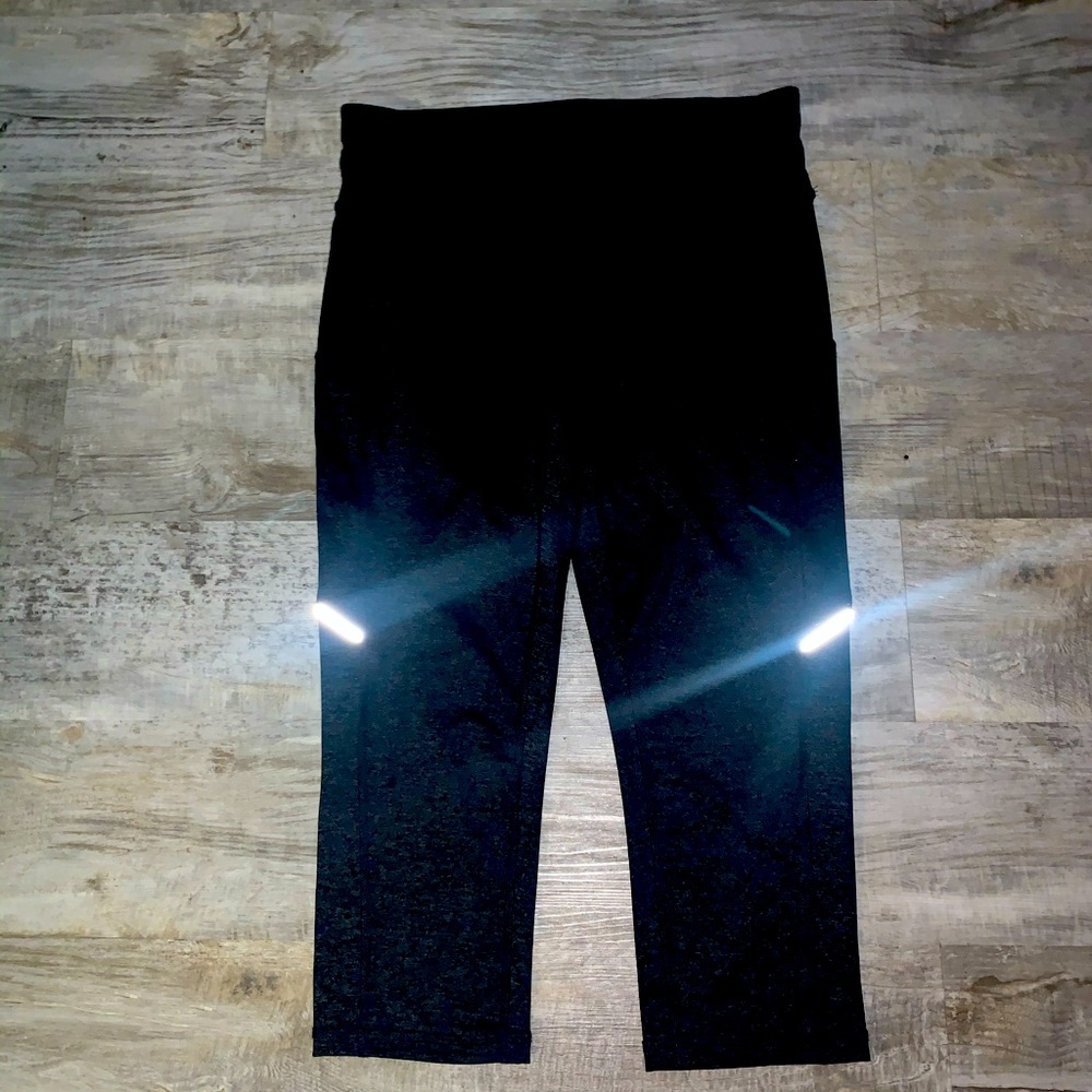 Xersion Capri length leggings